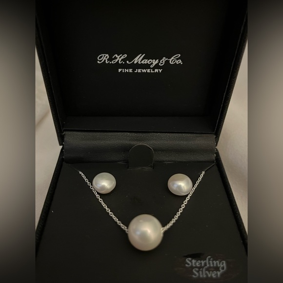 R.H Fine Jewelry - Picture 4 of 5